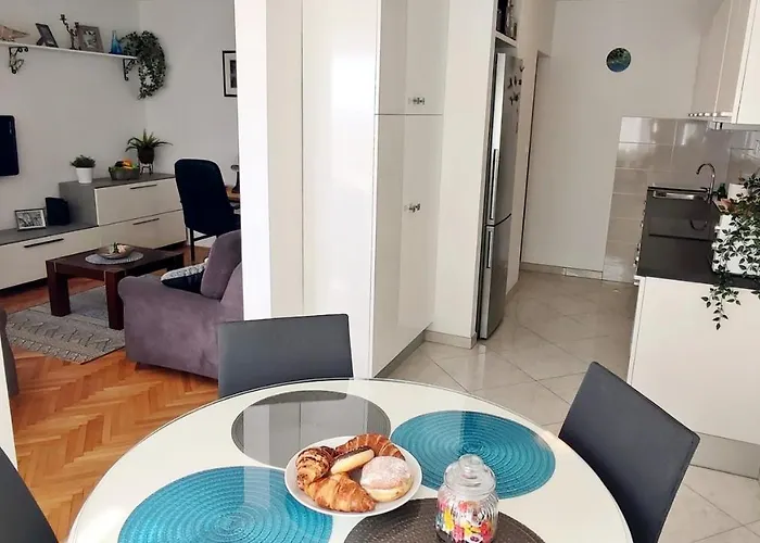 Two Rooms Apartment Spalatina